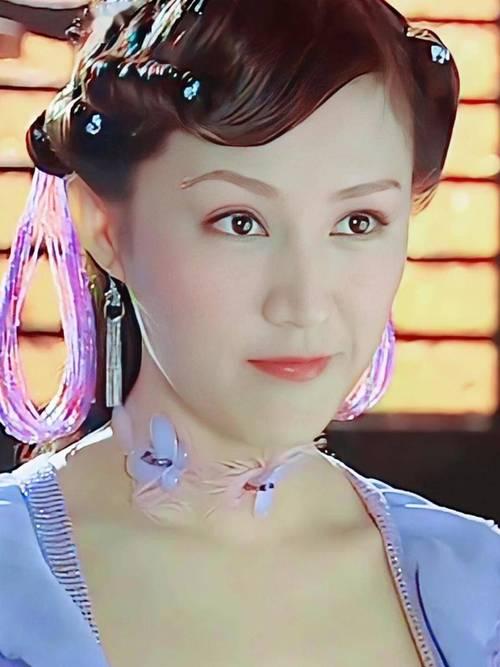 基因太优越！陆毅一家四口出游全员高颜值，大女儿身高赶超妈妈太惊艳
 
陆毅ico
