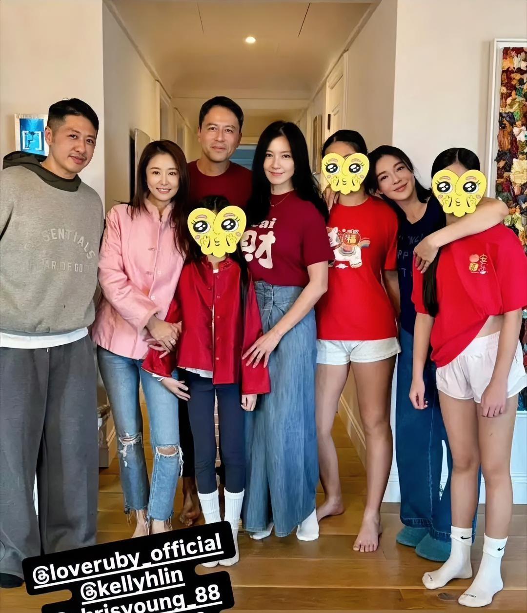 这张合照直接炸翻热搜！谁还说星二代长歪了
 
林心如舒淇林熙蕾三家过年合体，9岁