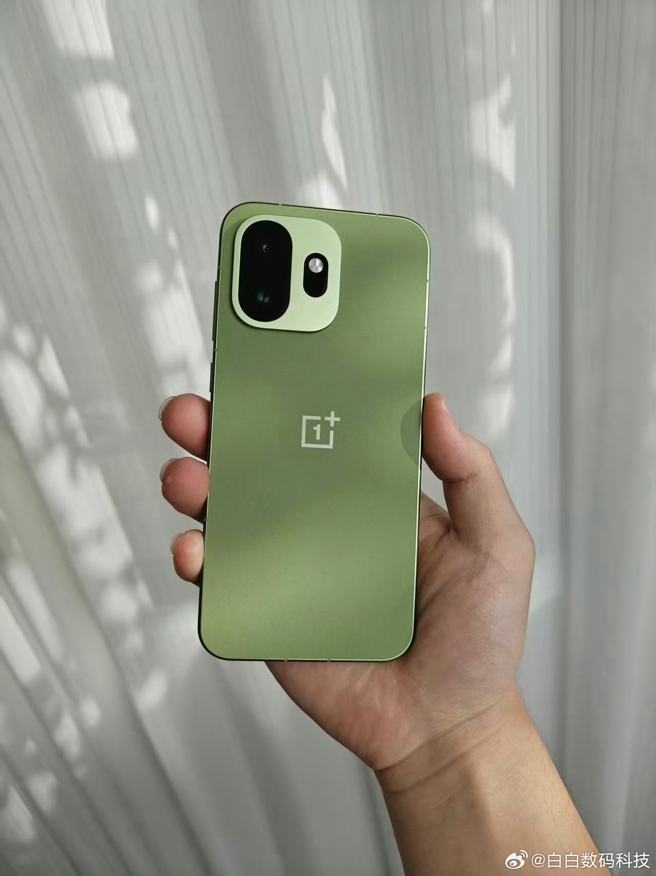 孙颖莎长文总结世界杯一加15T的抹茶色配色看着好舒适啊~ 