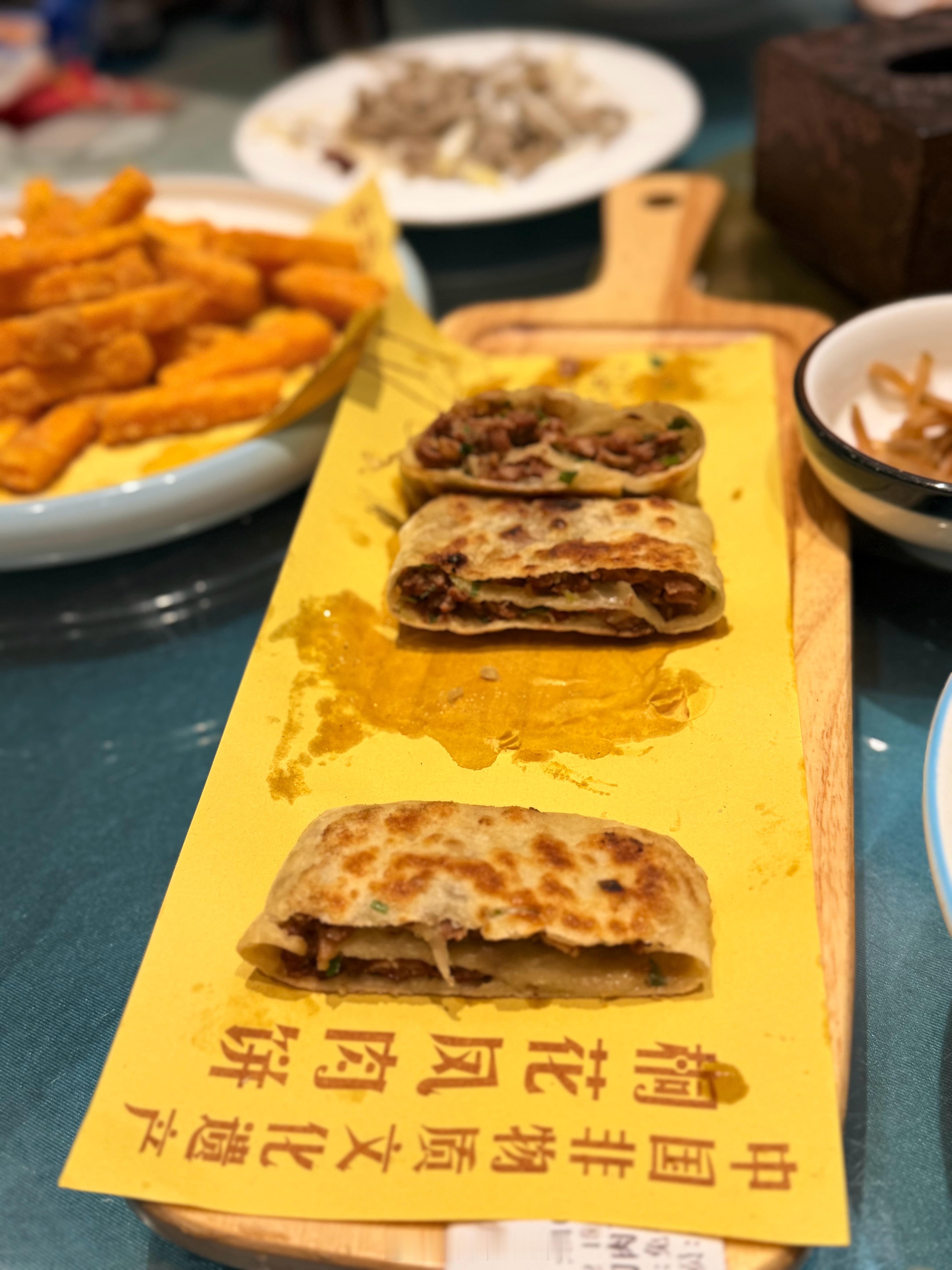 吃肉饼还真要来香河其它的都是假的鉴定完毕～老坛酸菜已经塌无可塌了