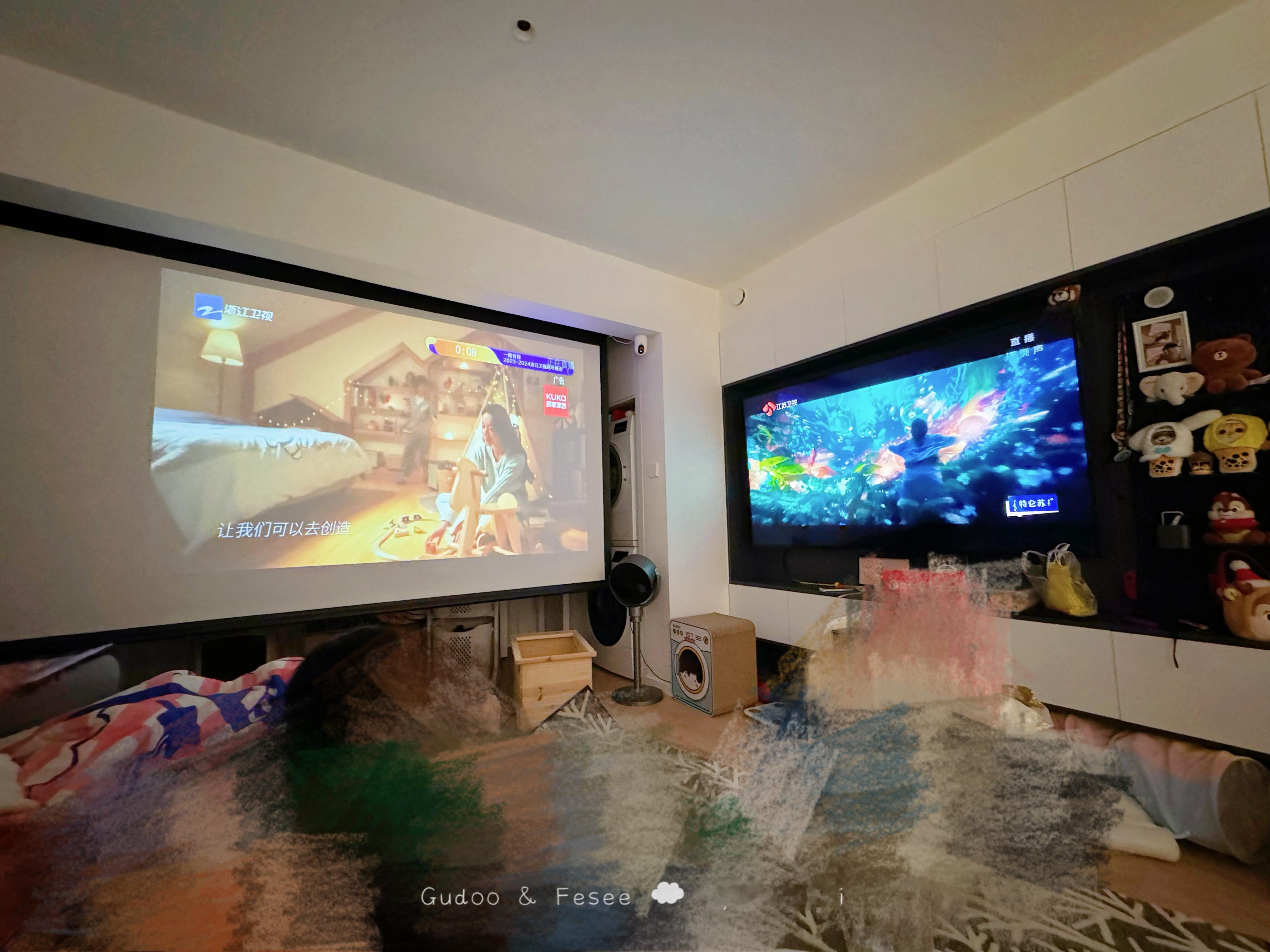 跟ee们正enjoy各场晚会，菇宝不知道去哪里自己套了个袋子过来求救哈哈哈哈哈哈