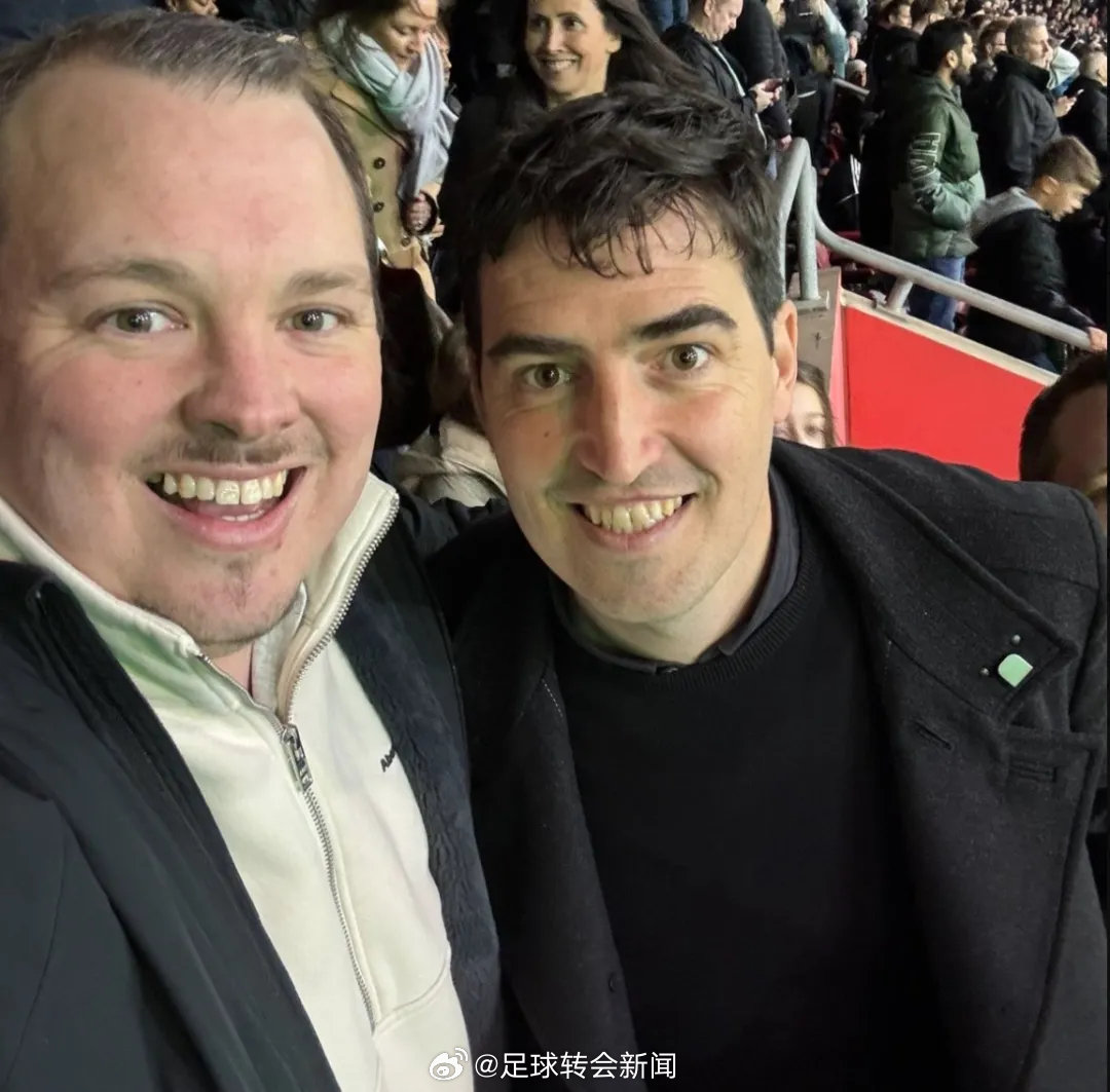 伯恩茅斯主帅伊劳拉在现场观看了阿森纳不敌南安普顿的比赛。 