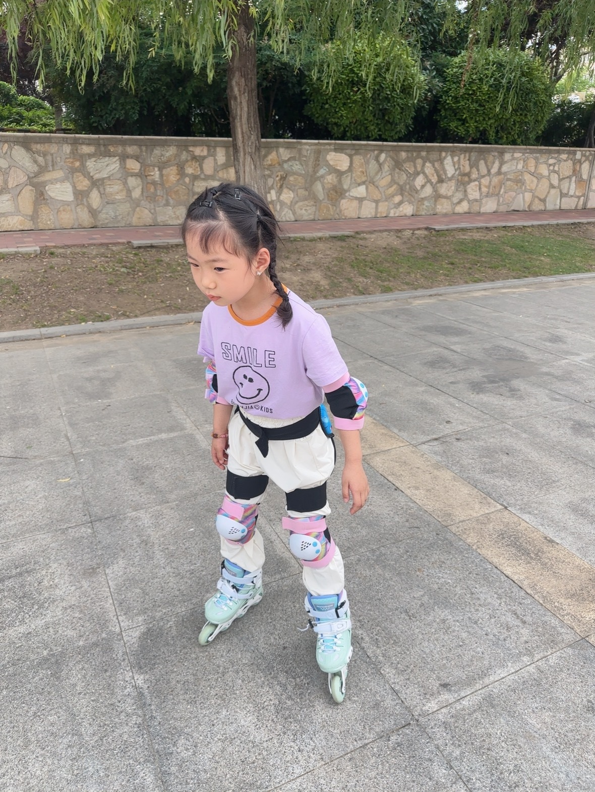 没正儿八经学过 现在滑得也挺6 
