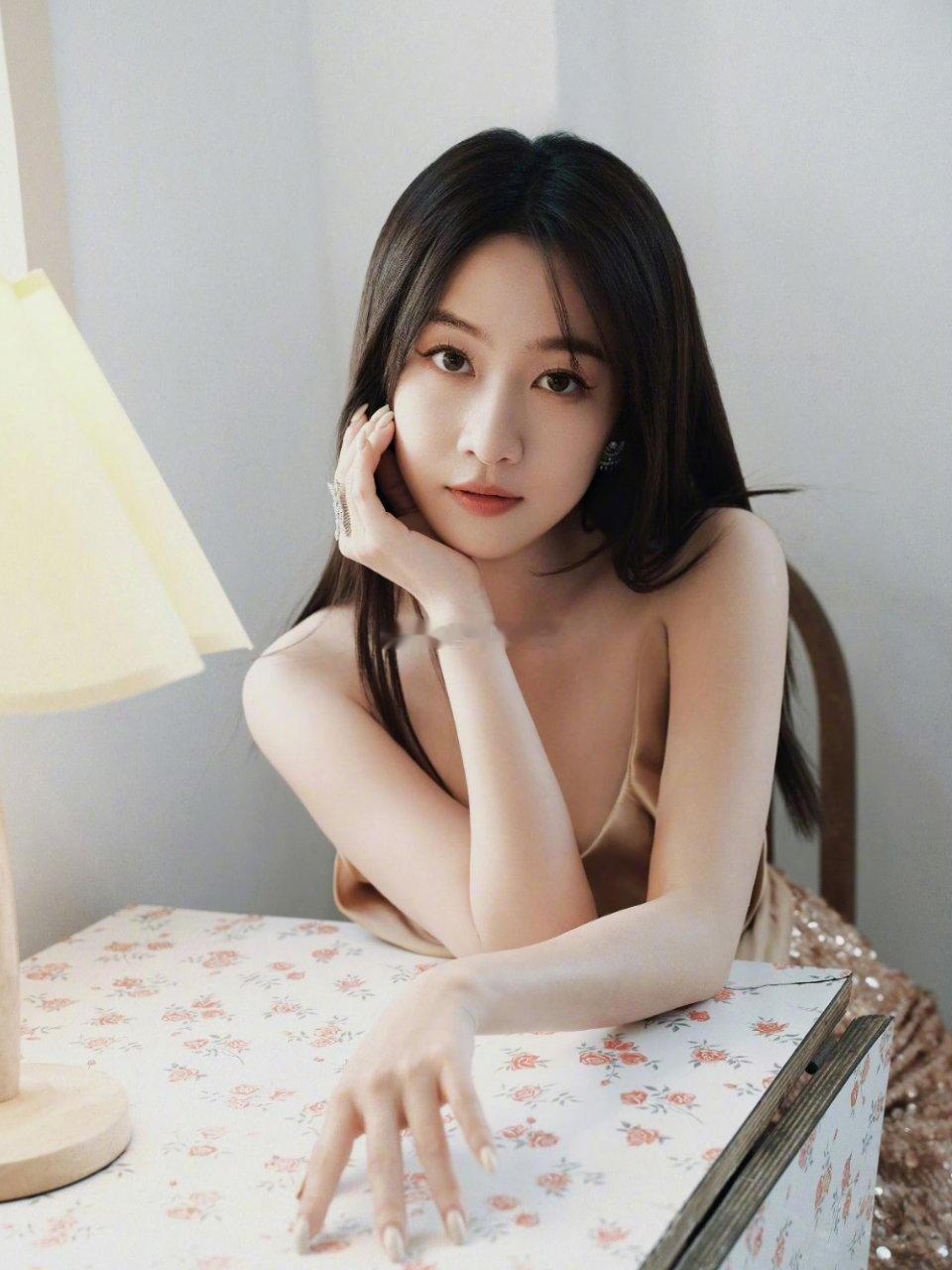 大侦探第十季新女嘉宾：刘美含 