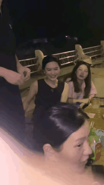 看起来好眼熟，是不是哪位明星啊