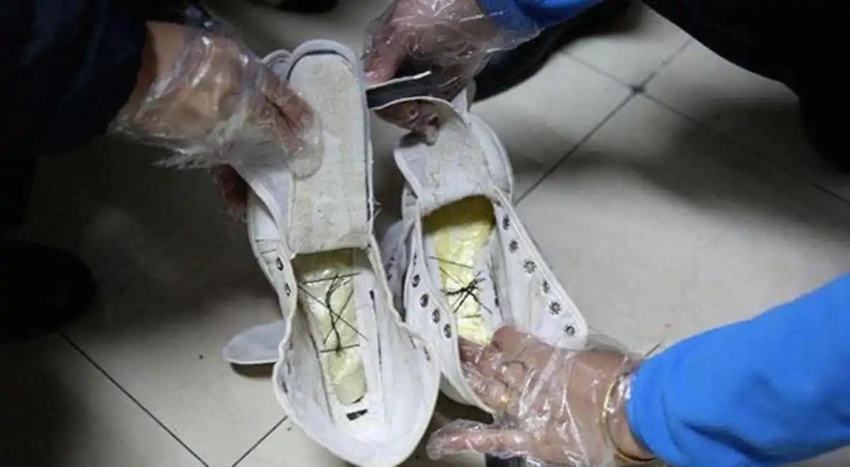 13岁的初一女孩放学路上捡了条金项链，二话不说就送派出所，结果失主来认领时，刚要