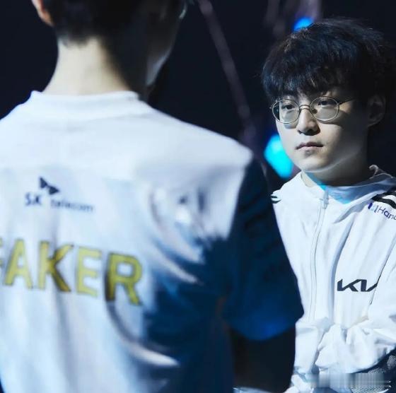 许哥倒了！随着T1战胜DK，许哥ShowMaker职业生涯首次无缘S赛！李哥Fa