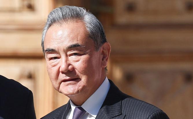 巴拿马这回是真坐不住了。当地时间5月26日，巴拿马外长亲自对外公布消息，确认本周