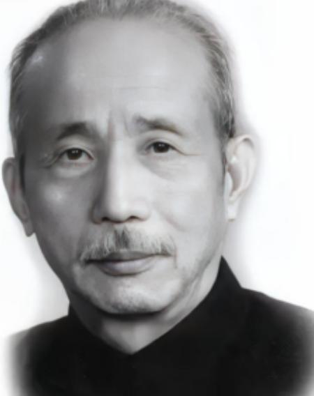 1937年，地主王学文发现一20岁女兵躺在家门口，见四下无人，他一下将女兵扛到了