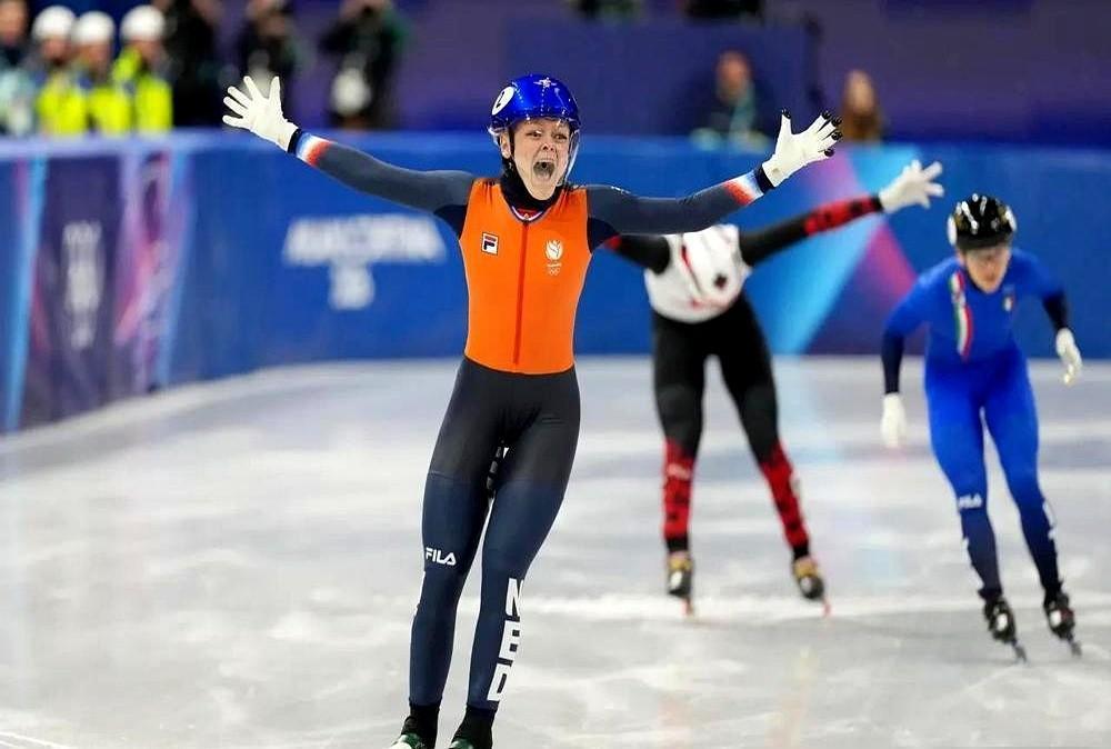 拿一个女运动员的世界纪录，去碰瓷男选手的成绩，这事儿有多掉价？

米兰冬奥会，荷