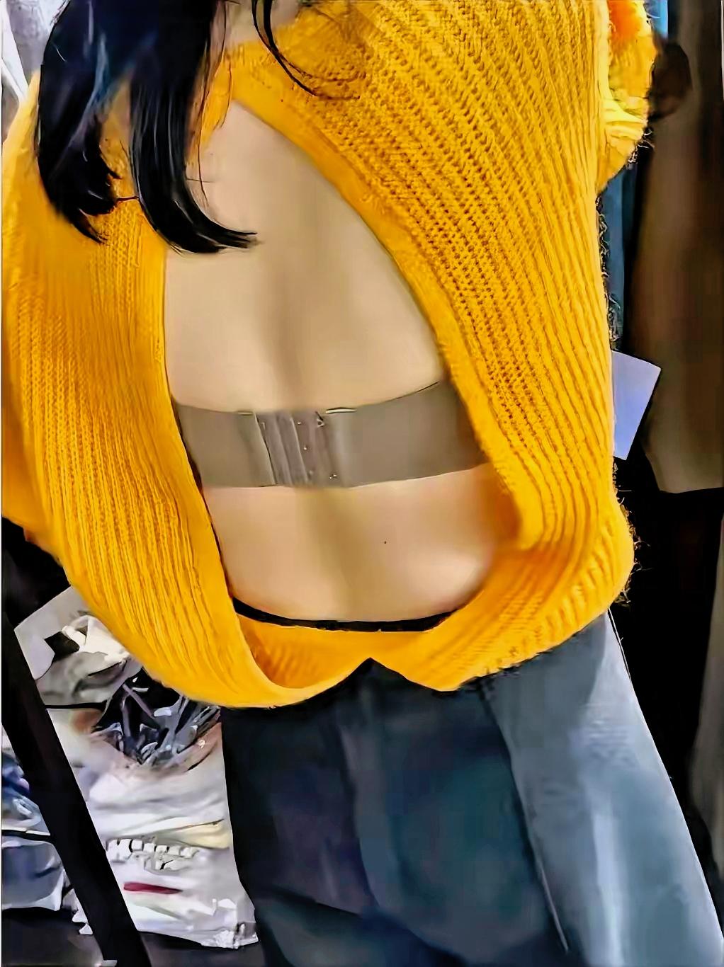 我哥们老婆生气了，
从他手机翻出来一张照片，
我一看完了…
这不是他老婆闺蜜吗，