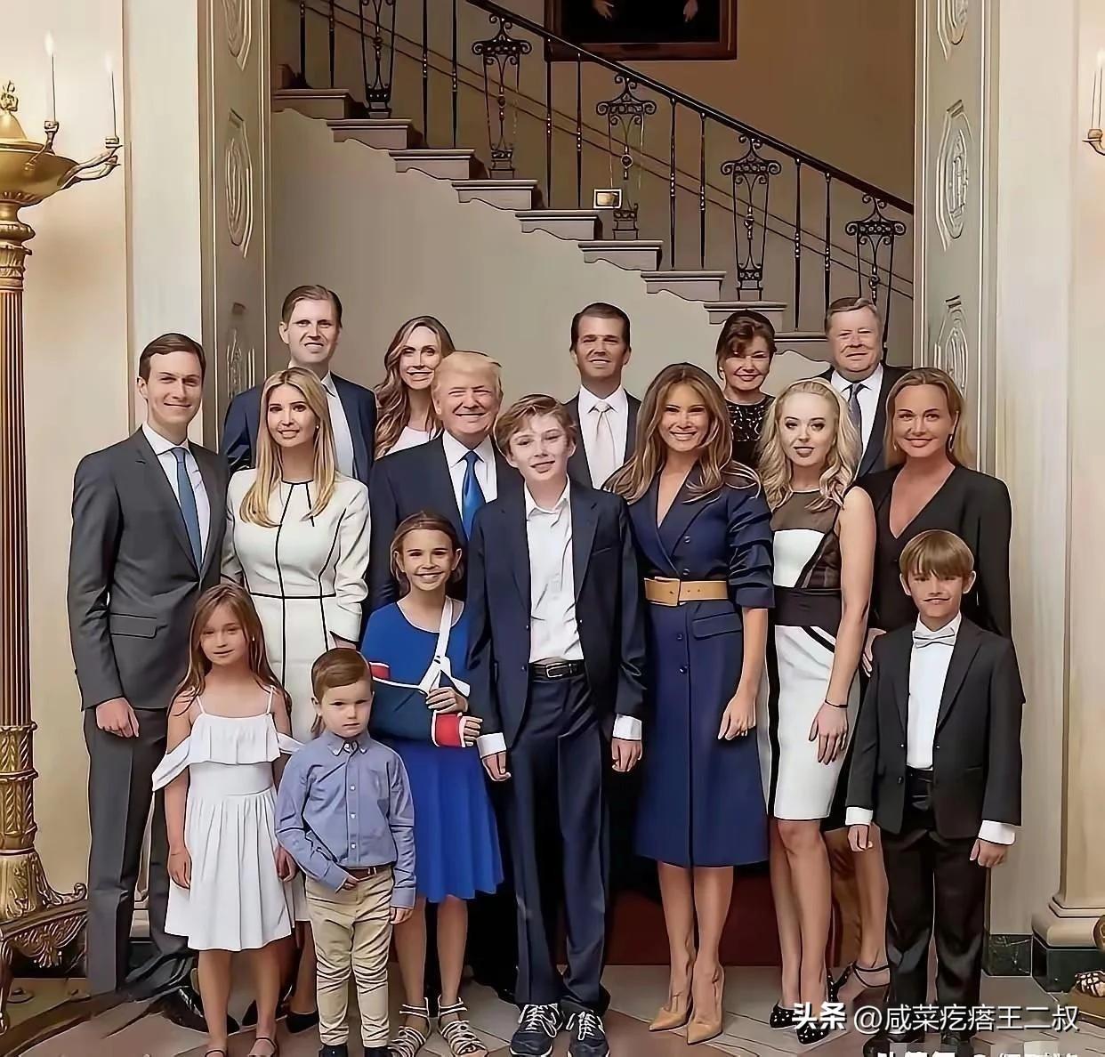 建军这一大家子的合影照片。有一说一，一家子颜值确实都挺高。