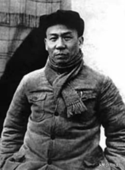 1942年，延安缺少物资，陷入困境，毛主席不禁感慨：“我们几乎没有衣穿，没有油吃