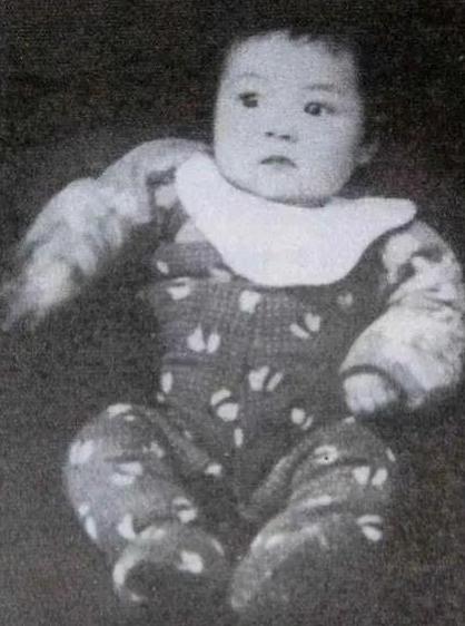 1949年，毛人凤问蒋介石，白公馆关着一个八岁大的小孩，应该如何处理，蒋介石看了