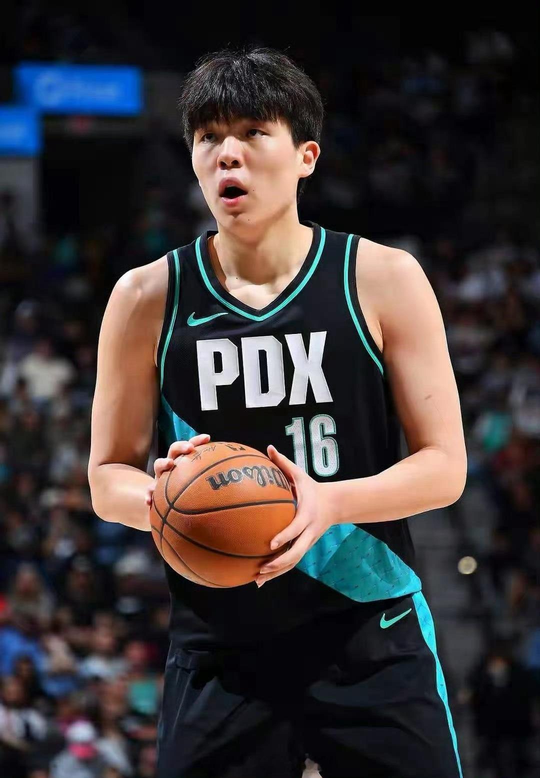 NBA新赛季，开拓者众将罚球命中率排行榜：01 杨瀚森：罚球命中率92%(中锋)