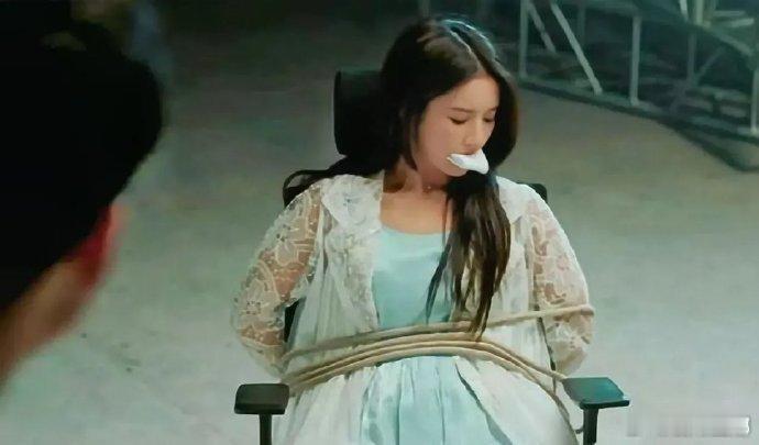 这剧拍的也太假了，这么绑人，一转眼都能跑二里地了 