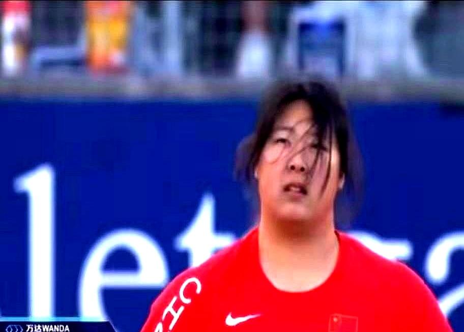 两枪就下班？
这操作也太离谱了吧！
18岁的严子怡在奥斯陆站真是把“效率”拉满了