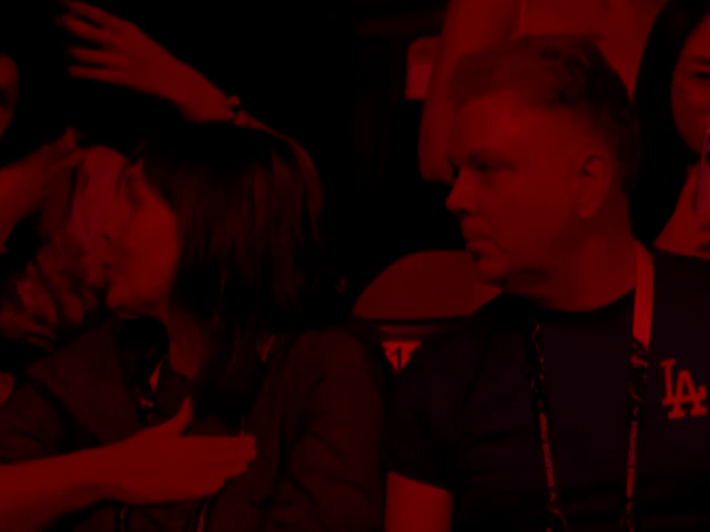 2026WTT新加坡大满贯莫雷高德的爸爸妈妈这次也来到新加坡现场观看👀 