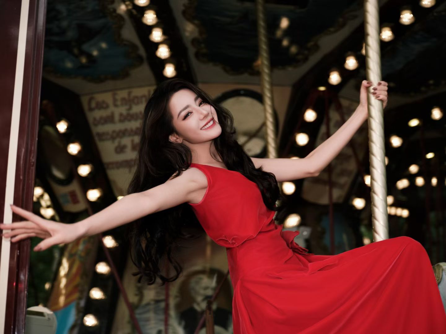 迪丽热巴❤️❤️❤️玫瑰盛开明艳美人妆🌹✨✨化妆：金鹤龙🧏🏻♂️迪丽热巴迪