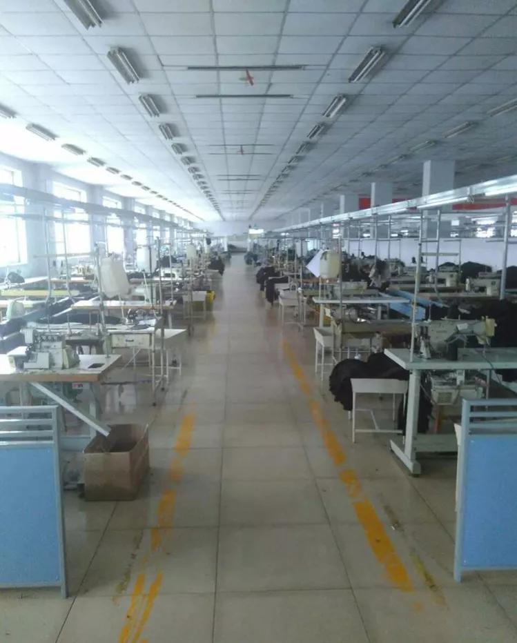 工人没了，车卖了，工厂倒了，曾经热闹的车间变得鸦雀无声。一场疫情，让我的生意越来