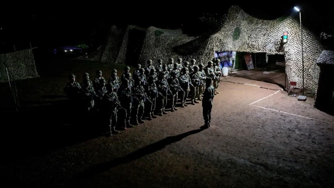 依然看不到专业夜视器材深入敌后、渗透侦察、精准破袭等侦察任务是战场获取核心情报，