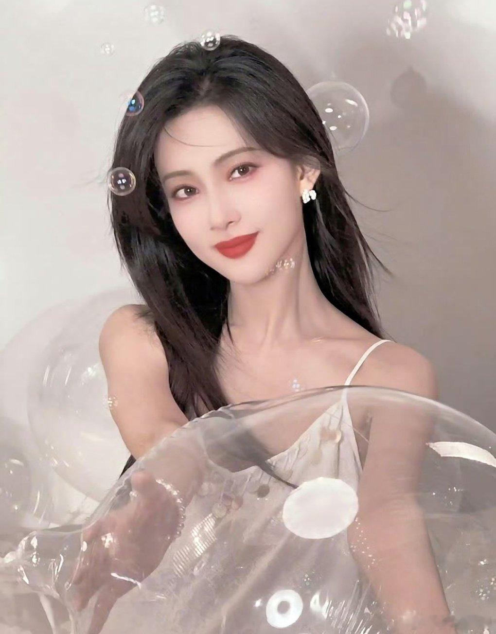 这种超高糊营业图也感觉日渐更歪阿 ​​​
