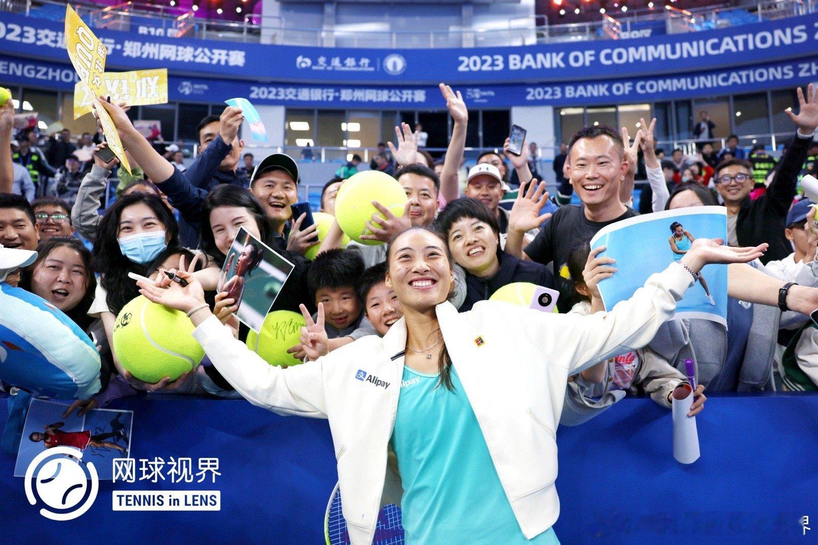 郑钦文谈球迷的爱与支持：媒体日采访，我问小郑小的时候你会把费德勒小威他们当做偶像