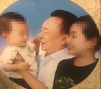 包养 10 名情妇，生下 11 个私生子，75 岁还在拼命生娃 —— 湖南 “土