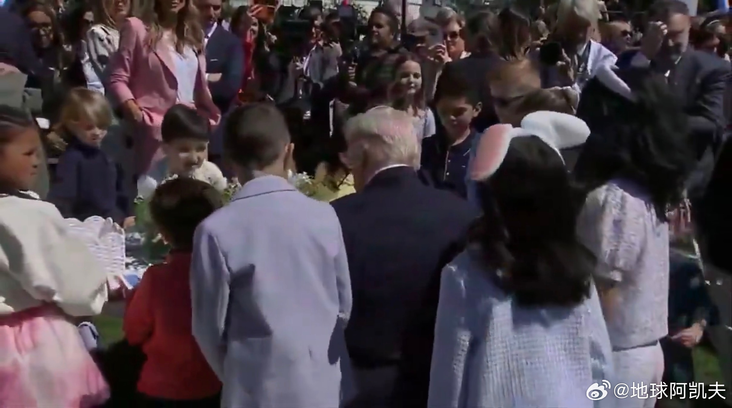 ‼️一个孩子对总统说：“唐纳德·特朗普，你是最棒的总统！”特朗普：“谢谢，我同意