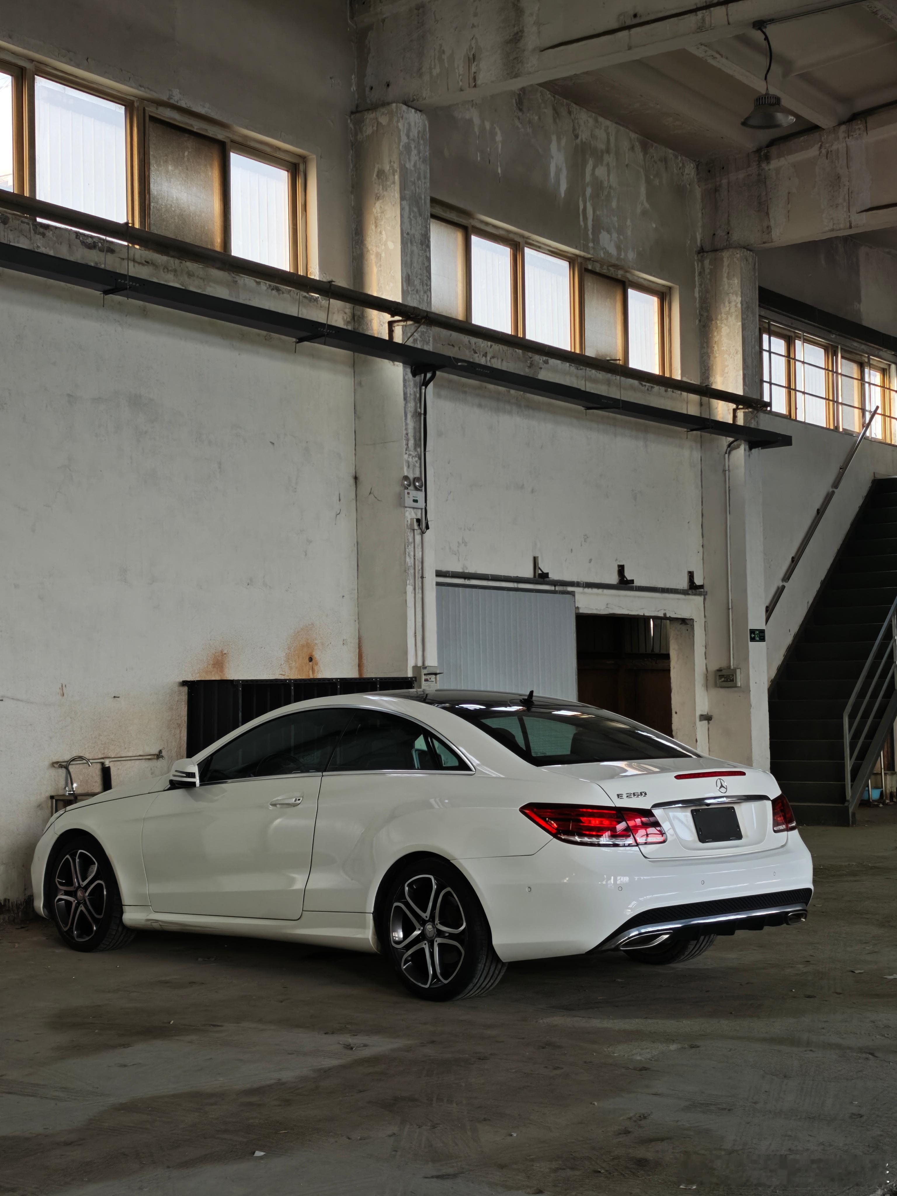 马力玩聚老马在路上 优雅新尝试，奔驰E260双门 