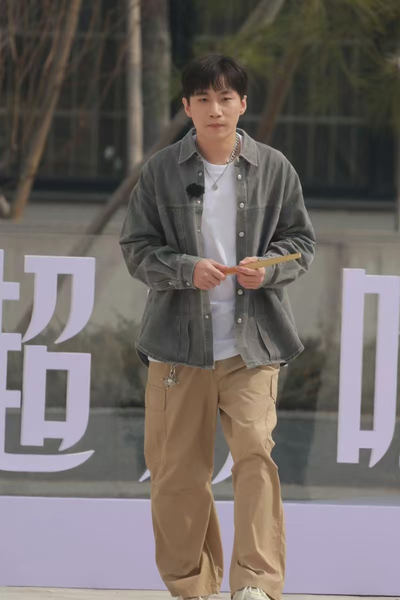 何九华宣布当爸事业稳步前行，生活喜添小棉袄，愿何九华往后岁岁安稳，陪伴女儿快乐长