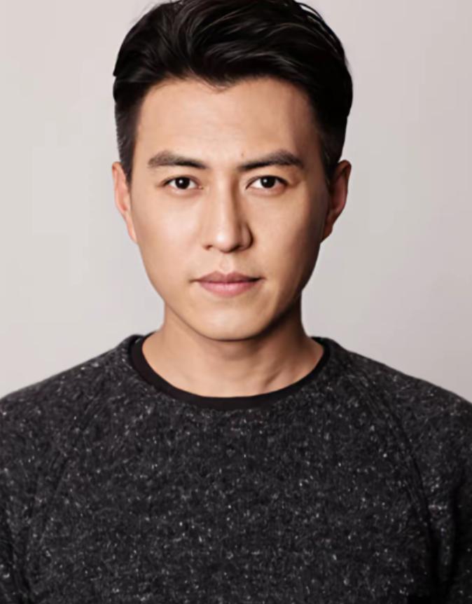 靳东是永远不会离婚的，不是因为他和老婆财产纠葛太多，而是因为他的老婆，有一个特别