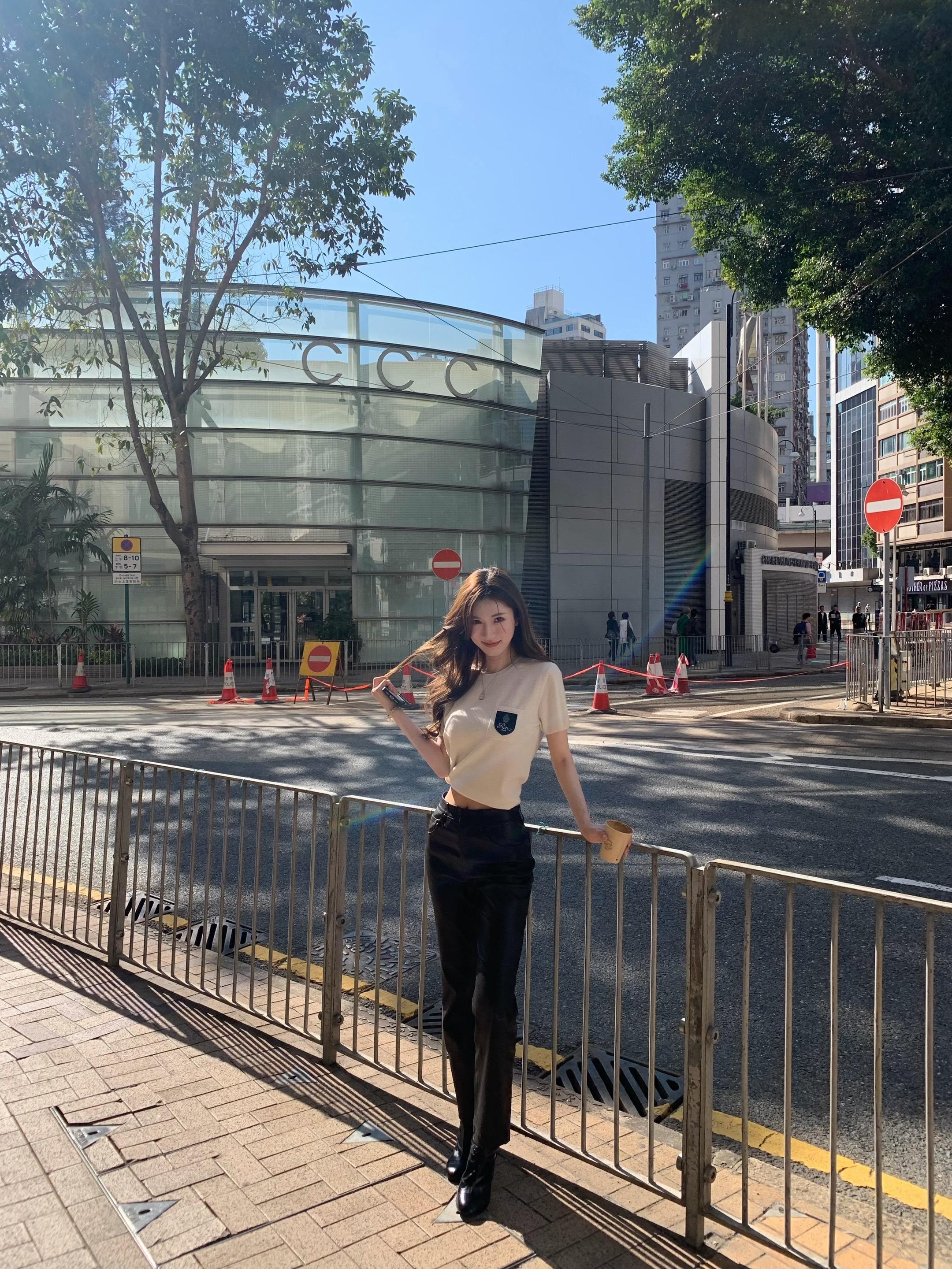 上天不给我的 无论我十指怎么紧扣，仍然走漏。给我的 无论过去我怎么失手...