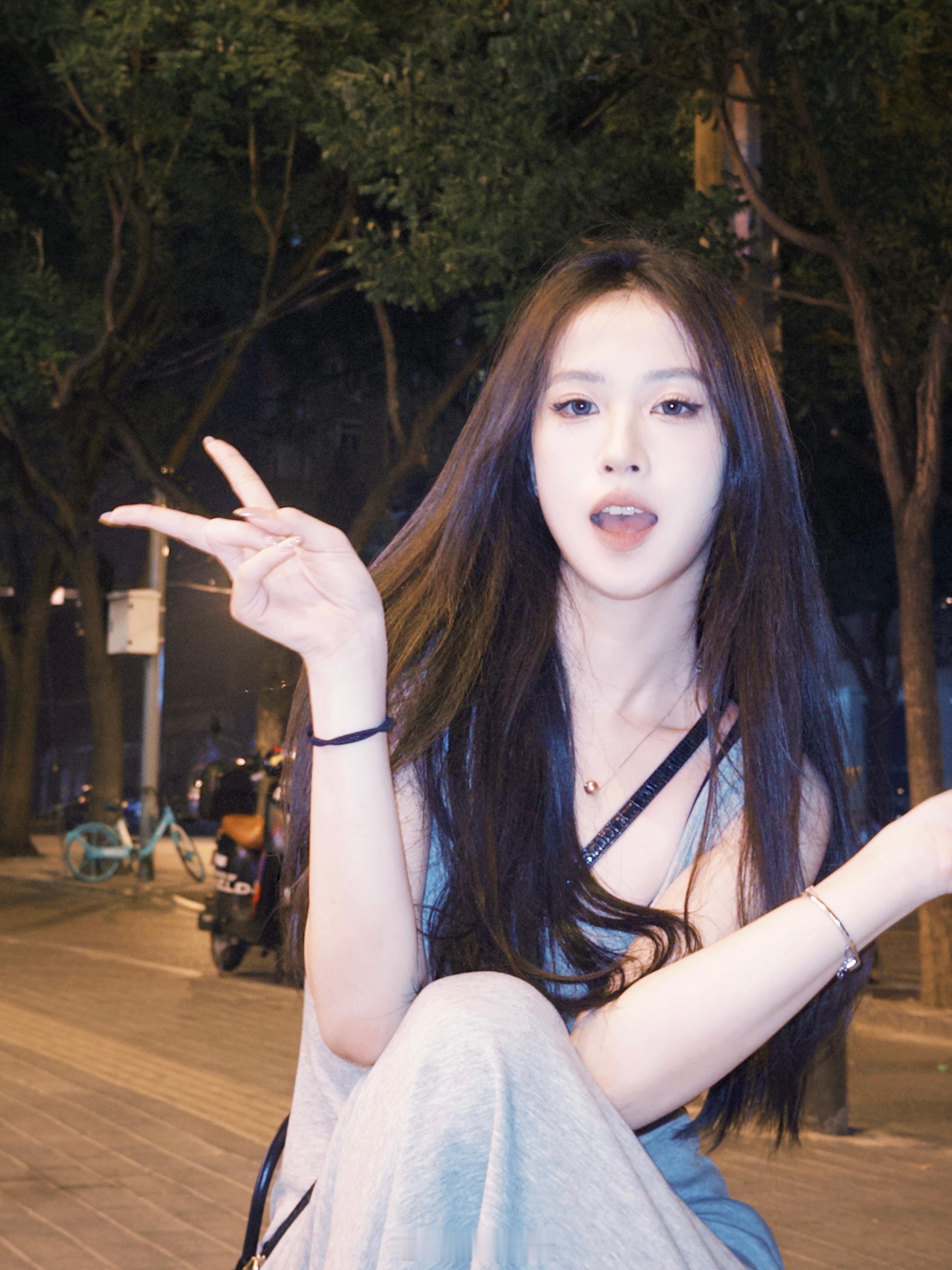 𝓞𝓷𝓮 𝓷𝓲𝓰𝓱𝓽 𝓲𝓷 𝓫𝓮𝓲𝓳𝓲𝓷𝓰(妈妈