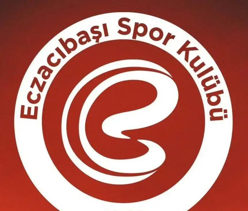 李盈莹根本不在土耳其。
 
11月底，她在米兰对着镜头挥手。
 
土耳其媒体却把