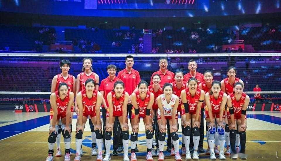中国女排亚锦赛开门红 亚锦赛开门红！中国女排3‑0零封伊拉克，三局对手得分均未破