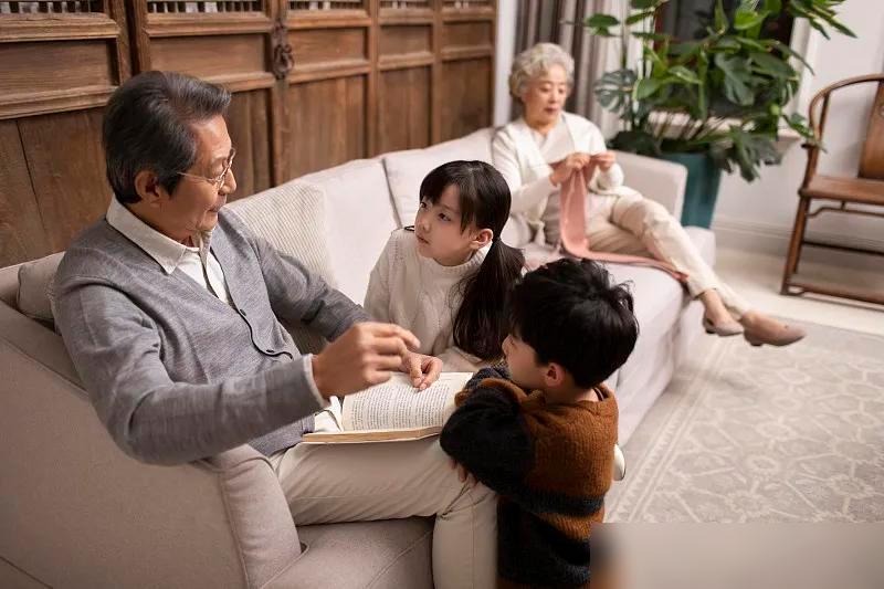 老了才明白，家里孩子数量、性别，直接决定晚年的生活质量

我身边就有好多活生生的