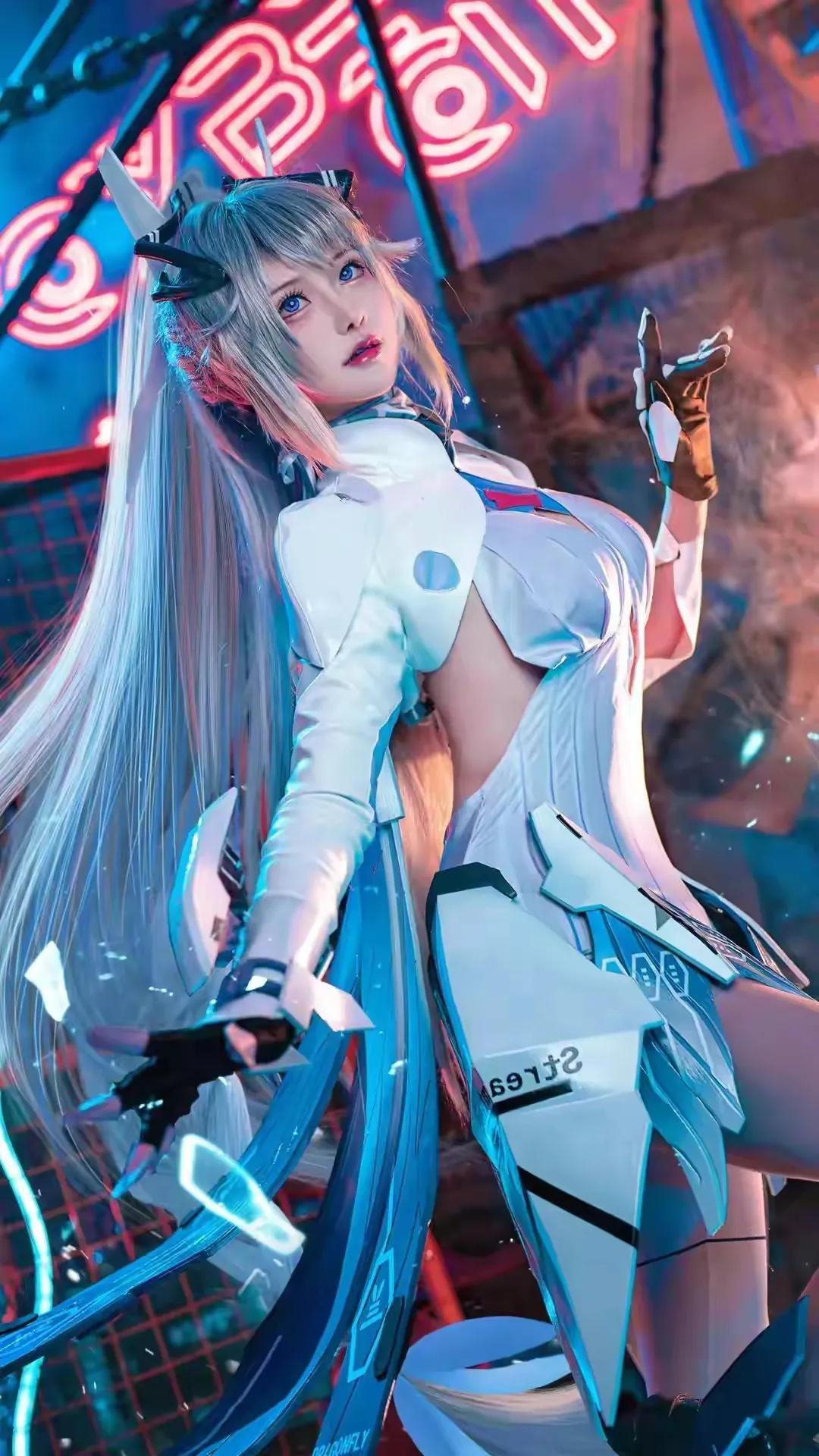 艾莉丝的模样，是多少宅男心目中新娘的样子! 