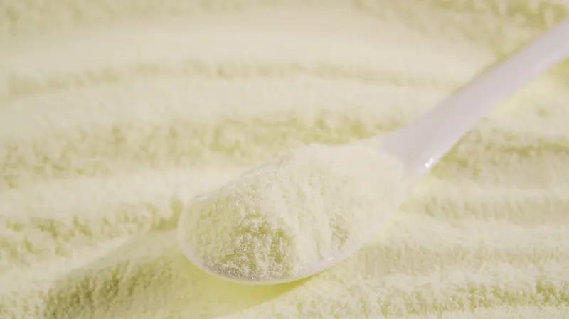 大连这次查处假进口奶粉案简直大快人心！市场监管队从一条广告违法线索入手，揪出了售