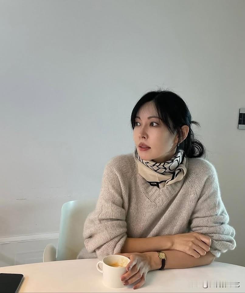 22日，演员金素妍在自己的Instagram上上传了多张照片。公开的照片中，金素