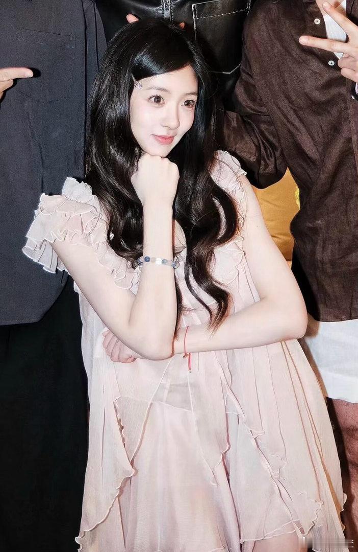 完全女idol来的！柳柳真的是人间萌物各种风格都能轻松驾驭原地出道吧柳～柳柳｜半
