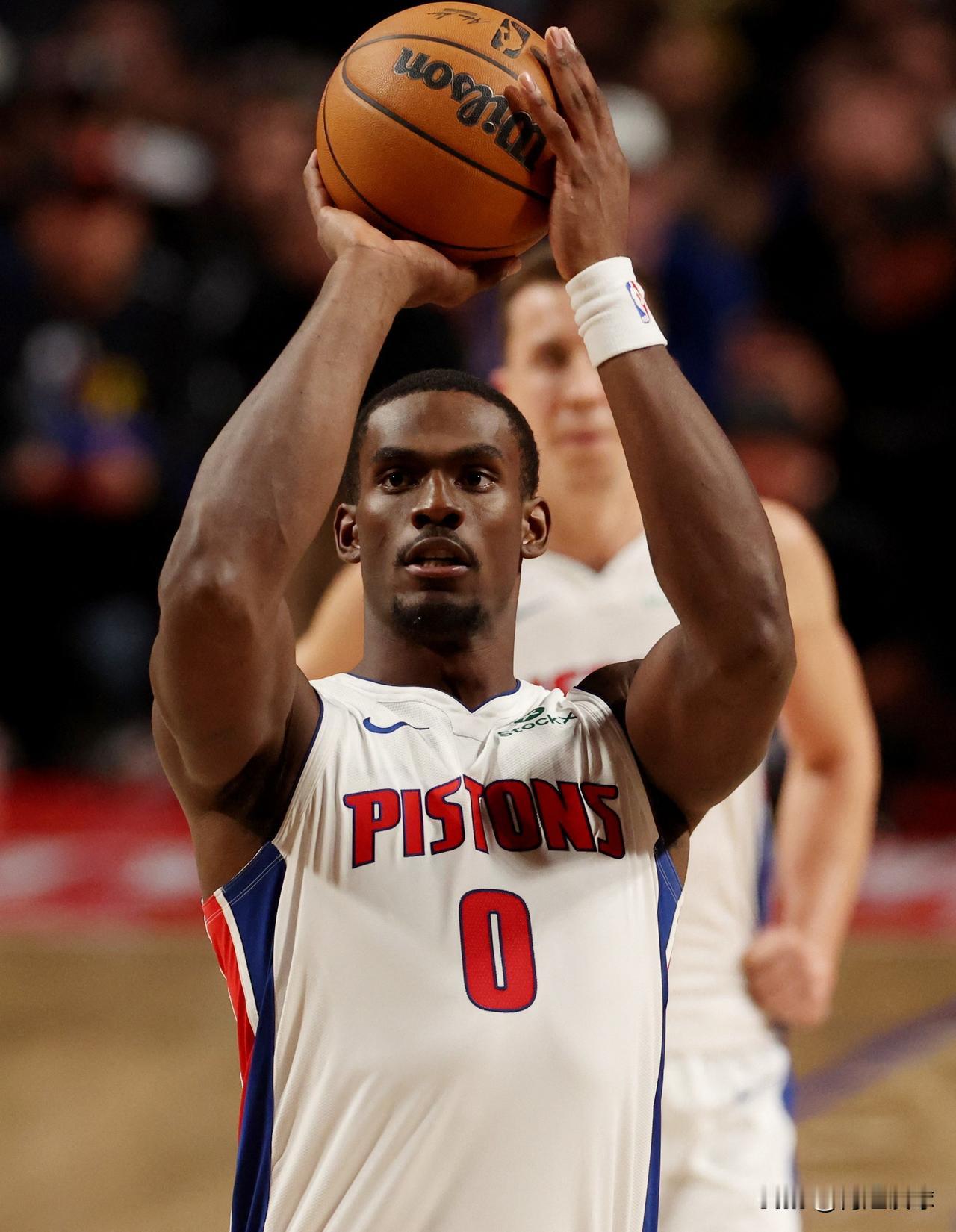 黑大硬！活塞122：110拿下独行侠，看看球员数据，谁是赢球功臣？！

1、杜伦