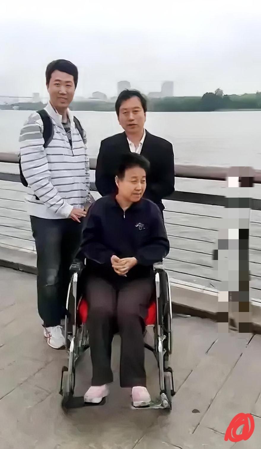 这个谎撒的太大了！近日，央视媒体曝光了上海一位警官，他竟然假扮山西一对老人的儿子