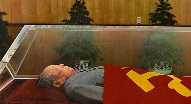 毛主席遗体防腐每年花费无数，而永久保存的水晶棺，纯度高达99.99%，价值更是不