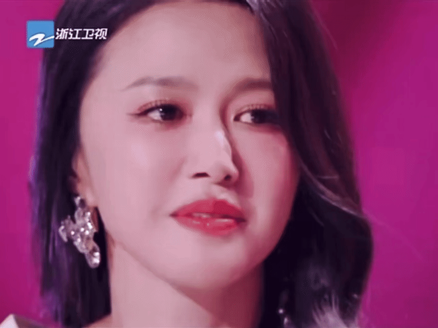 谭维维的眼睛好会爱人 果然啊，真情实感是多么的有感染力，比一些电视剧还要真实谭维