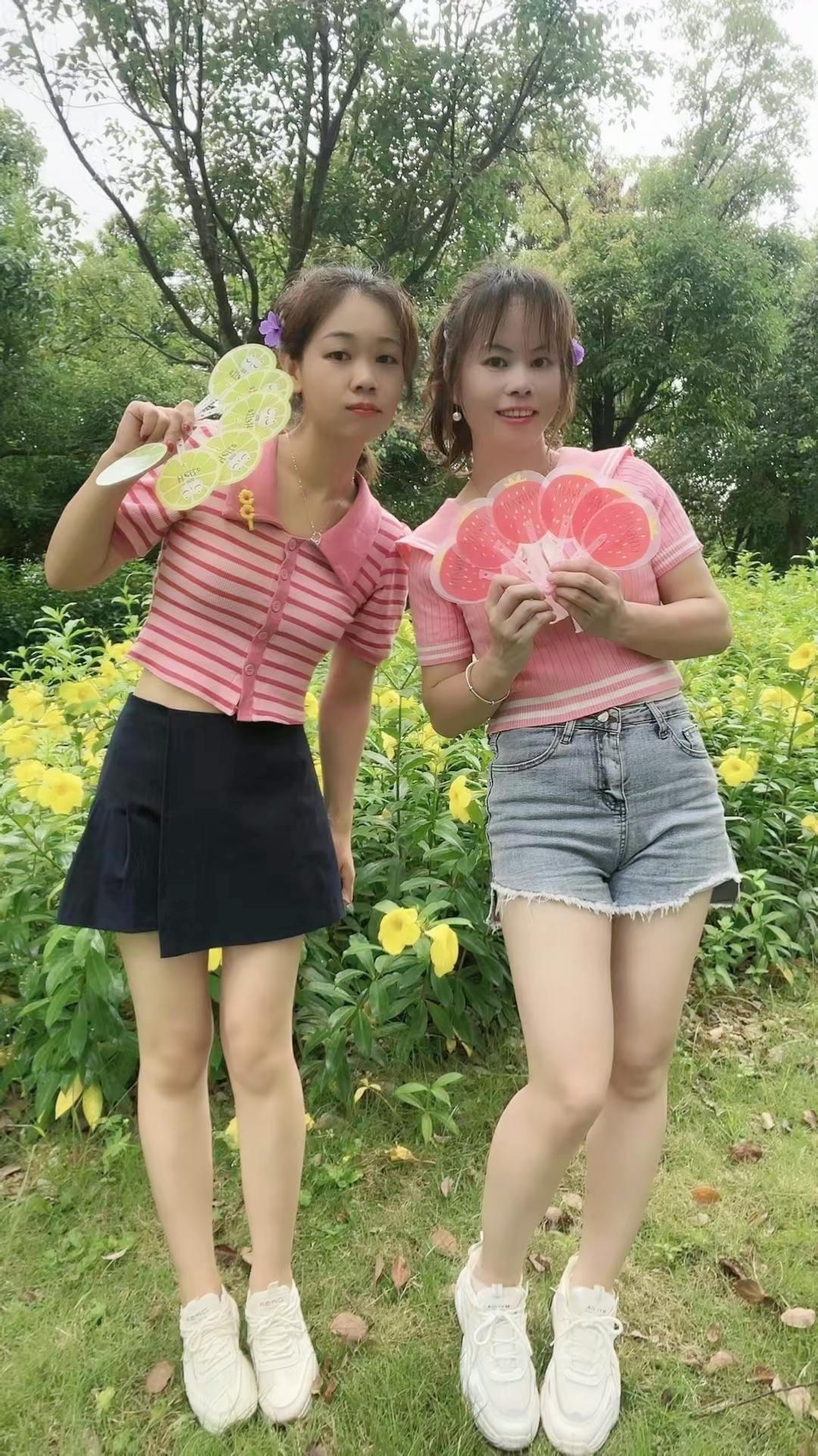 姊妹花 时光不老我们不散 陪你们疯陪你们闹陪你们一起笑