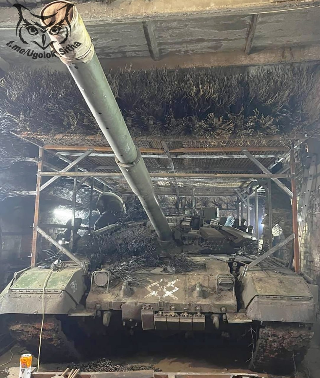 素材存档，“蒲公英”专场:俄乌冲突中的俄军主战坦克。简单粗暴的毛系粗犷美学坦克装