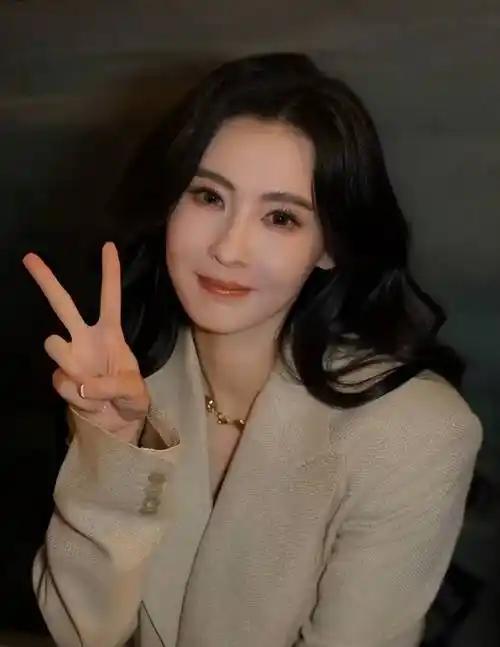 张柏芝第3个孩子的生父谣言终于不攻自破了!
张柏芝三儿子的生父是谁，传了八年了，