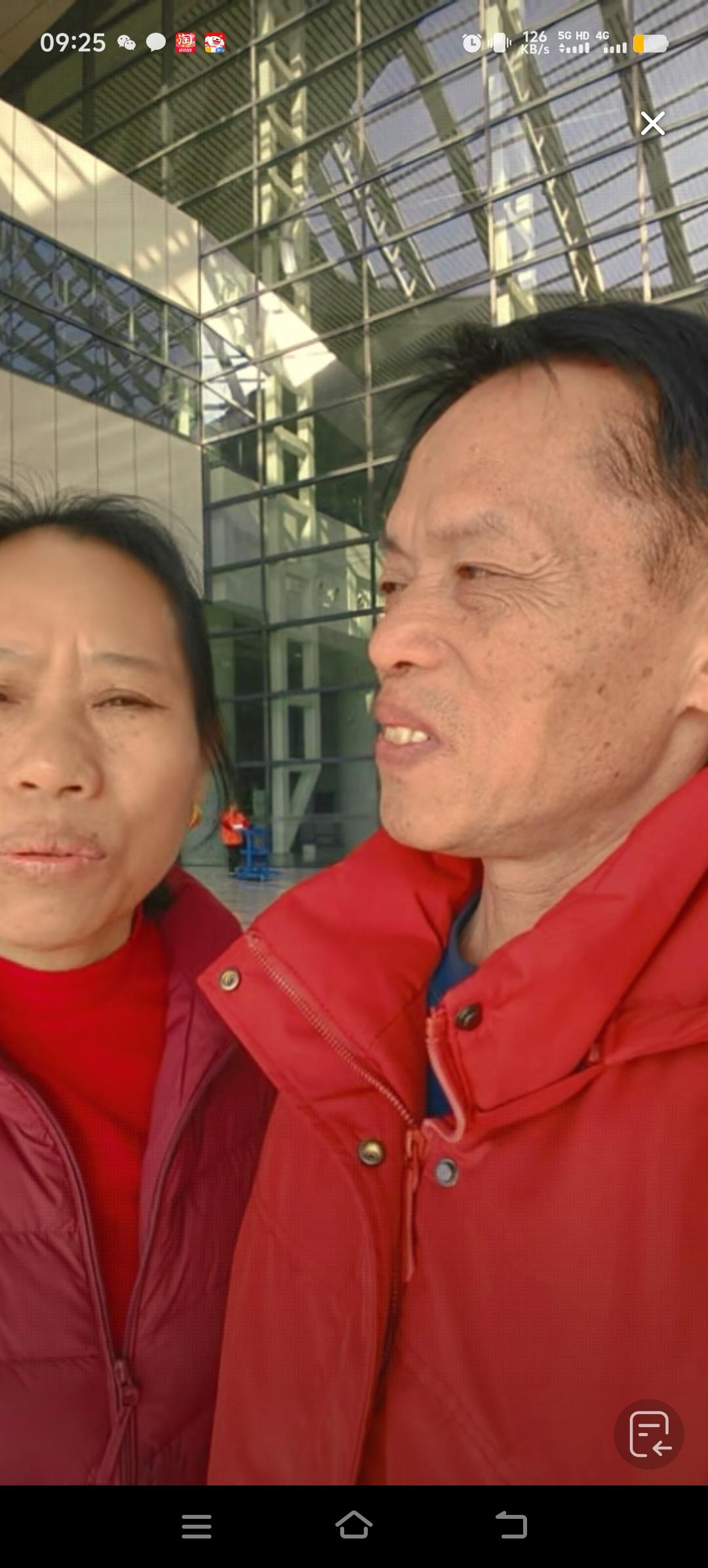 估计梁志辉很长时间都难以走出这段情感羁绊。这里养育了他30年，见证他长大成人、娶