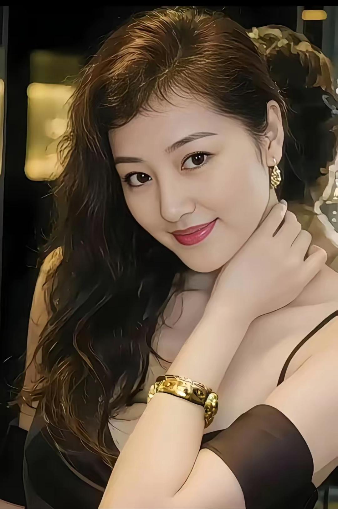 一位资深情感导师揭秘：“女人骨子里最馋的，就是这四种男人：肉体有征服感，精神能碾